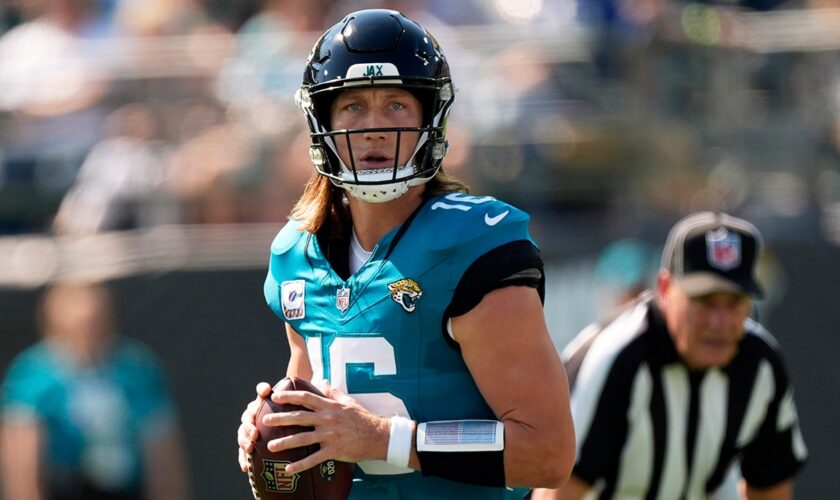 Jaguars' Trevor Lawrence unlikely to play in Week 10, weighing options after shoulder injury: report