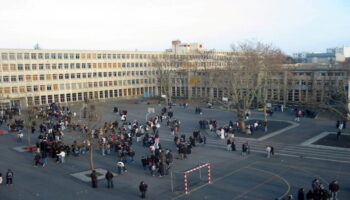 Une professeure giflée par une élève au lycée de Montreuil, après un désaccord sur sa tenue «religieuse»