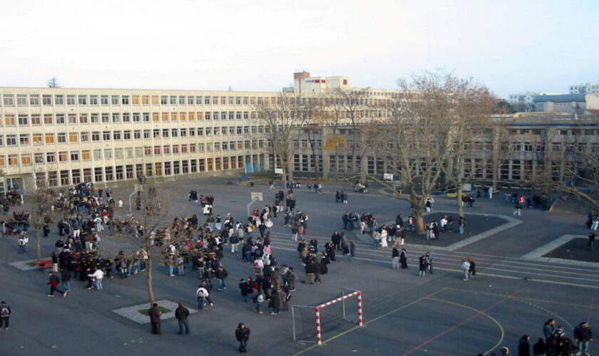 Une professeure giflée par une élève au lycée de Montreuil, après un désaccord sur sa tenue «religieuse»