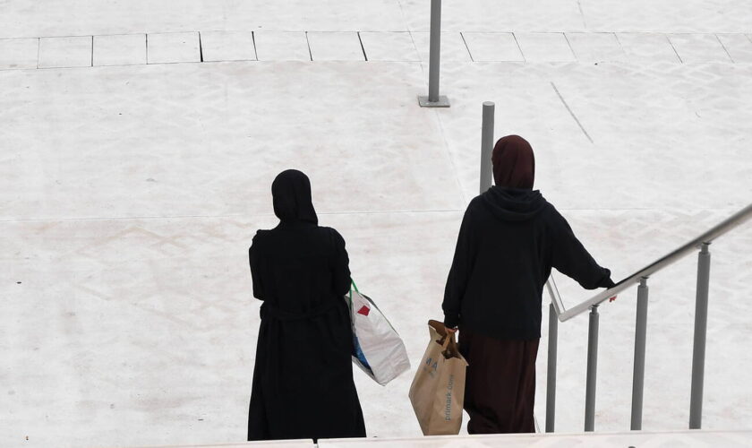 Seine-Saint-Denis : une professeure giflée par une élève à cause d'une abaya