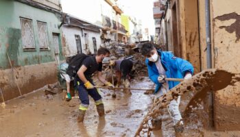 VALENCIA, ESPAGNE - 4 NOVEMBRE : Vue de la destruction suite aux inondations meurtrières à Valence, Espagne, le 4 novembre 2024.