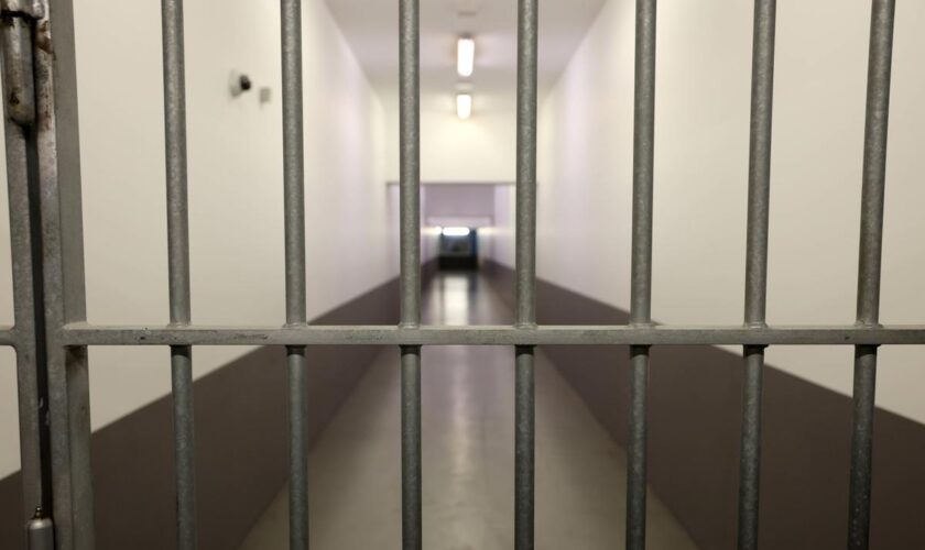 L’objectif de 15 000 places supplémentaires en prison en 2027 ne sera pas atteint