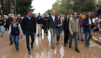 Inondations en Espagne : le Premier ministre Pedro Sánchez annonce près de 4 milliards d’euros supplémentaires en soutien aux sinistrés