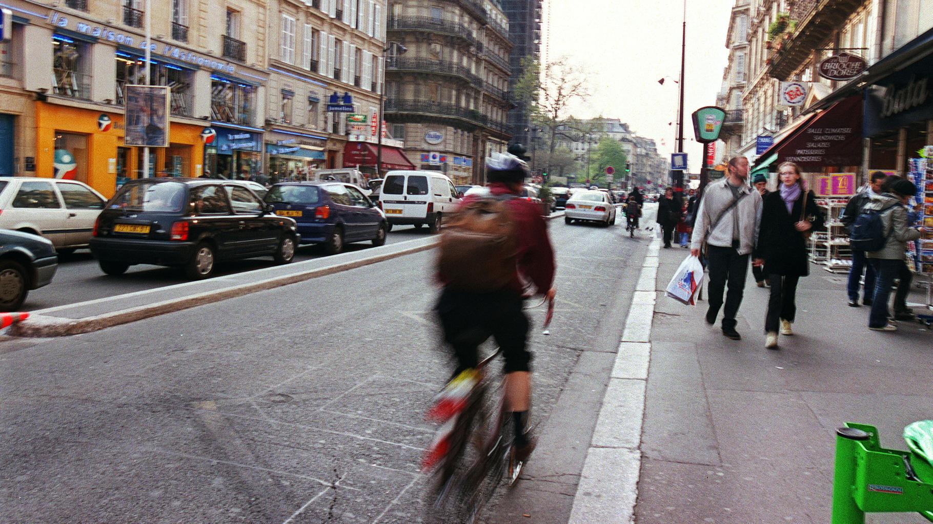 À Paris, un chauffeur de bus mis à pied pour avoir intimidé un cycliste