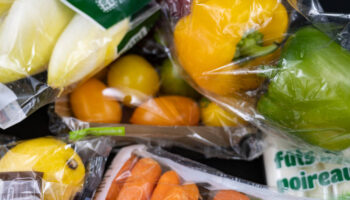 Le Conseil d’Etat repousse la fin des emballages plastiques pour les fruits et légumes