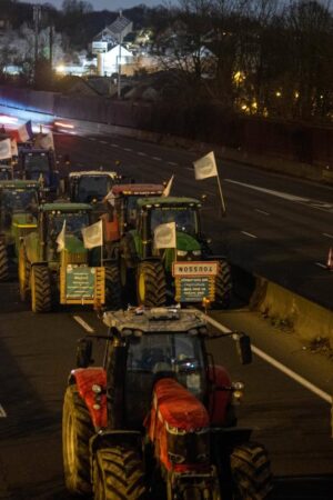 Les agriculteurs se préparent à de nouvelles mobilisations, le gouvernement met en garde contre des violences