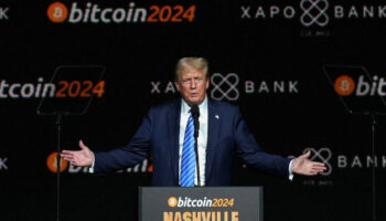 Les promesses de Donald Trump, devenu le «champion du Bitcoin», séduisent le monde de la crypto et font envoler les cours