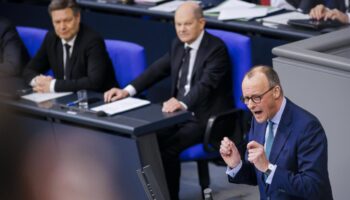 „Generalabrechnung von allen Seiten“ – Im Bundestag startet der Wahlkampf