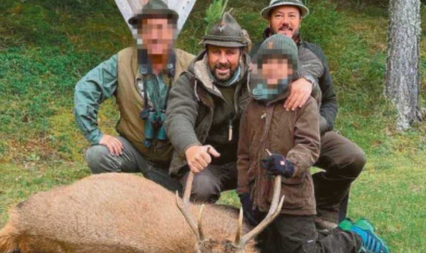 En Autriche, un chapeau traditionnel de chasse a coûté son poste à un élu du Tyrol