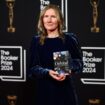 Samantha Harvey décroche le Booker Prize pour “Orbital”, un beau roman en apesanteur