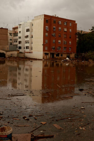 Espagne : le littoral près de Valence en alerte rouge, deux semaines après les inondations meurtrières