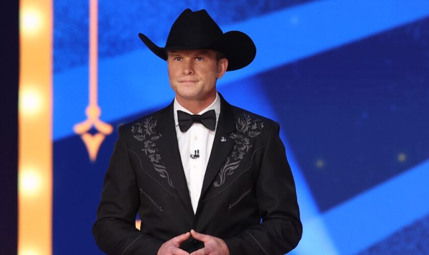 Le présentateur de Fox News Pete Hegseth sur scène lors de la remise des FOX Nation Patriot Awards 2023 à Nashville, dans le Tennessee, aux Etats-Unis, le 16 novembre 2023