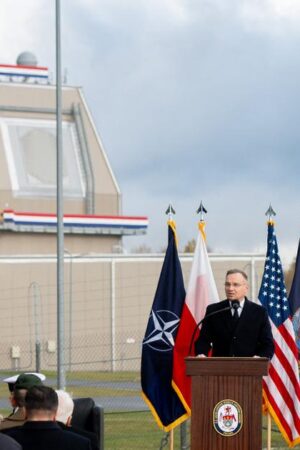 La Pologne inaugure une base antimissiles américaine sur son sol… mais les menaces sont là