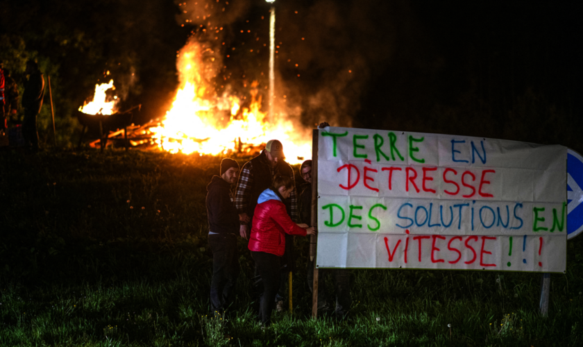 Manifestations des agriculteurs : des « feux de la colère » allumés avant la grande mobilisation