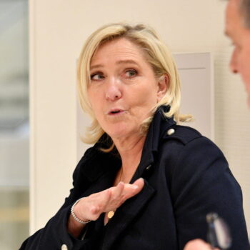 "Acharnement", "procès politique"... La riposte de Marine Le Pen pour gagner l'opinion publique au procès du RN