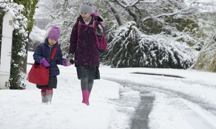 Snow and ice warning issued for parts of UK