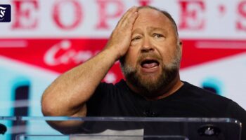 Alex Jones im Bieterkrieg: „The Onion“ kauft „Infowars“