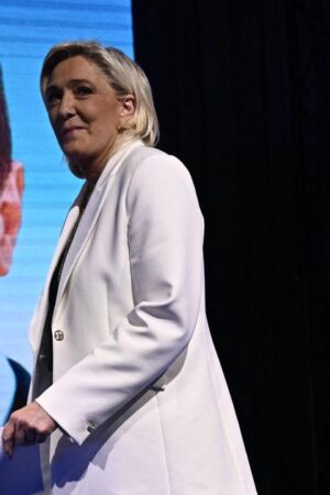 Marine Le Pen risque d’être inéligible, l’occasion d’un “putsch” pour Jordan Bardella ?