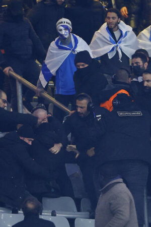 Violences au Stade de France : que s’est-il passé dans les tribunes lors de France-Israël ?