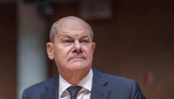 Scholz et Poutine se sont entretenus au téléphone au sujet de l’Ukraine, Kiev s’indigne