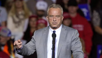 Vaccinoceptique, conspirationniste... Qui est Robert Kennedy Jr, le prochain ministre de la Santé américain ?