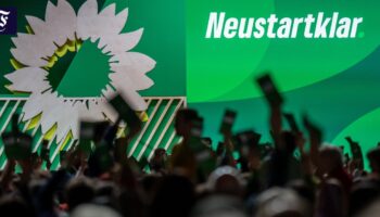 Parteitag in Wiesbaden: Grüne stimmen gegen Abschaffung der Schuldenbremse