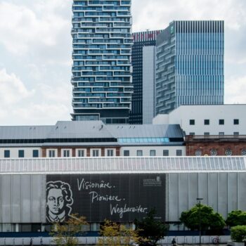 Hausbesetzung in Frankfurt: Aktivisten besetzen Unigebäude in Bockenheim