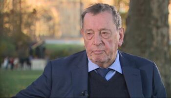 Lord Blunkett suffers 'terrifying' fall in gap between Tube and platform