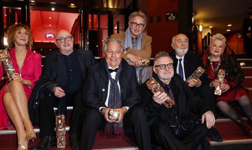 La troupe du Splendid, avec Marie-Anne Chazel, Michel Blanc, Christian Clavier, Thierry Lhermitte, Bruno Moynot, Gerard Jugnot et Josiane Balasko lors de la 46e cérémonie des César en 2021.