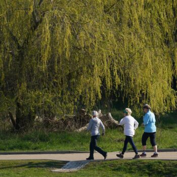 Just an hour of walk in middle-age can add years to life, study says