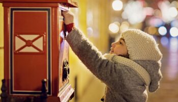 Lettres au Père Noël : Olivia Ruiz va donner un coup de main pour répondre aux enfants