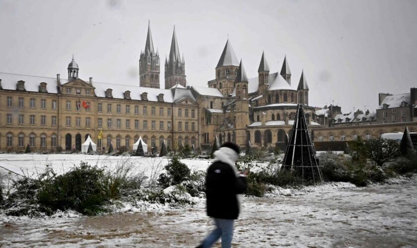 Tempête Caetano : premiers flocons sur l’Ouest et Paris, la circulation très « difficile »