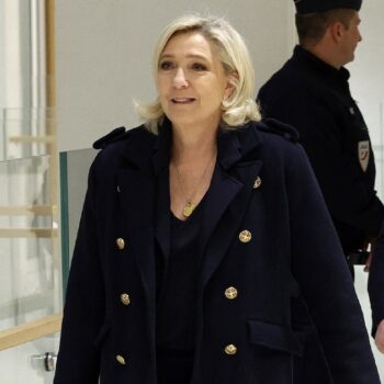 La députée du Rassemblement national (RN) Marine Le Pen arrive au tribunal de Paris, le 13 novembre 2024