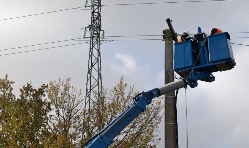 Neige, verglas et vent après la tempête Caetano : 200 000 foyers privés d’électricité et 51 départements en vigilance jaune