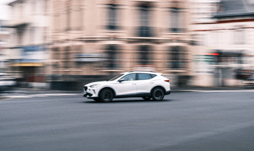 SUV : la mairie de Paris demande au gouvernement d’interdire leur circulation en ville