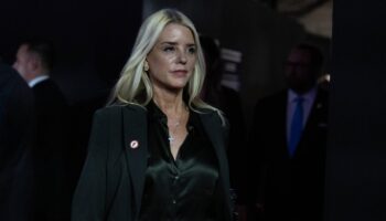 Trump nomme la juriste Pam Bondi ministre de la Justice après le retrait de Matt Gaetz