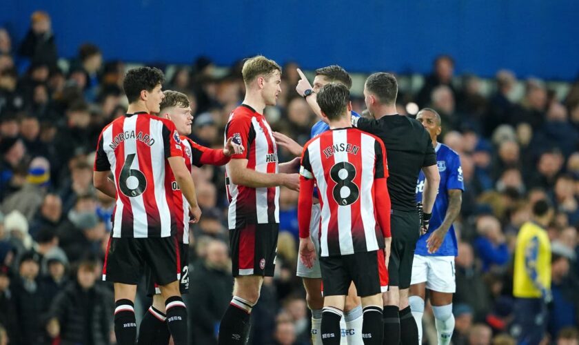 Everton held by Brentford despite controversial Christian Norgaard red card