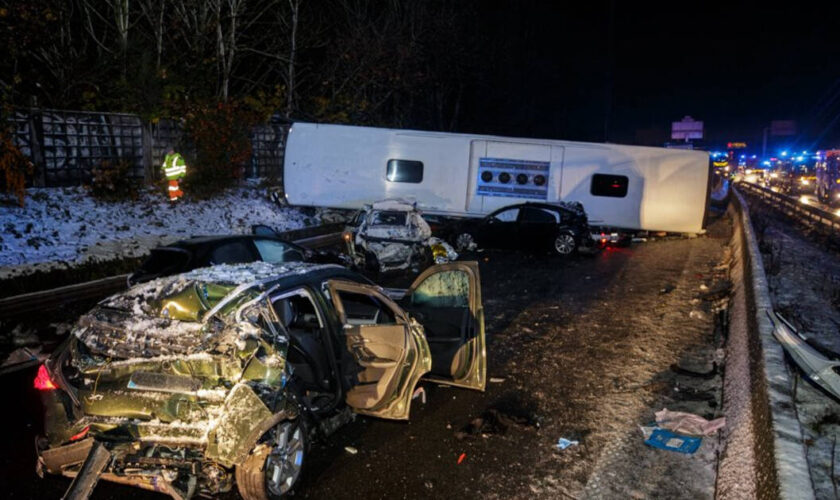 Tempête Caetano : un motard entre la vie et la mort, quatre autres personnes en urgence absolue après un accident impliquant un bus dans le Val-de-Marne