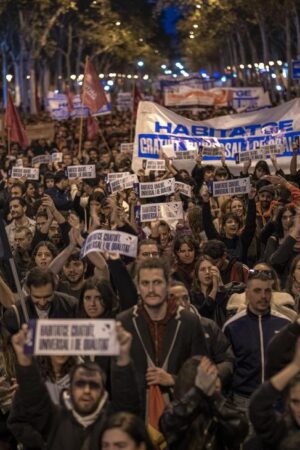 Spanien : Tausende demonstrieren in Barcelona für bezahlbaren Wohnraum