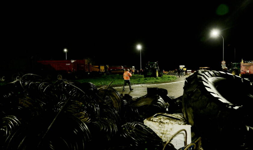 Colère des agriculteurs : le port de Bordeaux bloqué, la ministre attendue dans le Pas-de-Calais