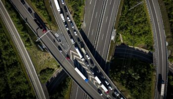 Autobahnausbau in der Schweiz: Weniger Straßen, weniger Ausländer?