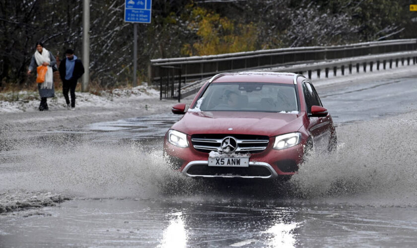 Neige, vents, inondations : la tempête Bert cause de fortes perturbations au Royaume-Uni et en Irlande