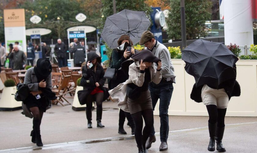 Sept départements du centre-est toujours en vigilance orange ce lundi pour « vent violent », le trafic SNCF perturbé