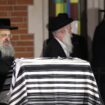 Funérailles du rabbin israélo-moldave Tzvi Kogan à Kfar Chabad, une communauté de Chabad-Lubavitch dans le centre d’Israël, le 25 novembre 2024.