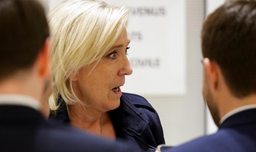 Marine Le Pen face à la justice : que comprendre de sa stratégie risquée (et populiste) à la fin du procès