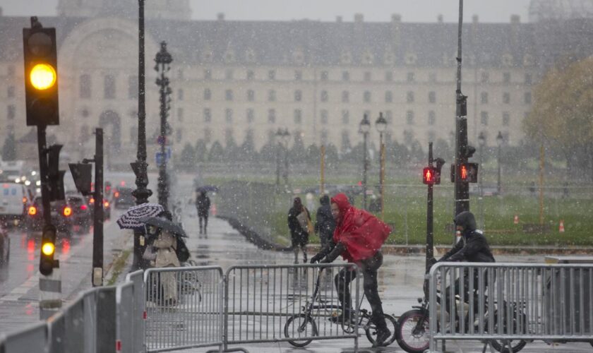 En France, le moral des ménages se dégrade et la crainte du chômage augmente, selon l’Insee