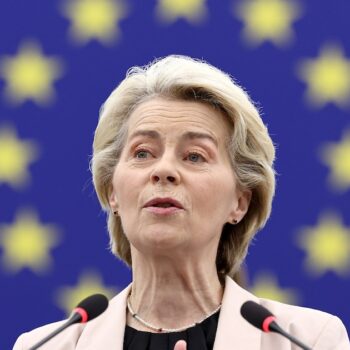 La présidente de la Commission européenne Ursula von der Leyen s'exprime devant le Parlement européen à Strasbourg le 27 novembre 2024