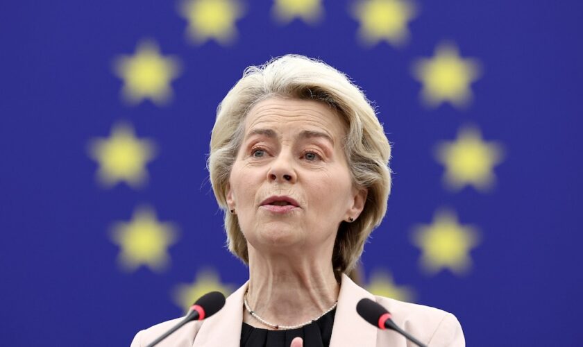 La présidente de la Commission européenne Ursula von der Leyen s'exprime devant le Parlement européen à Strasbourg le 27 novembre 2024