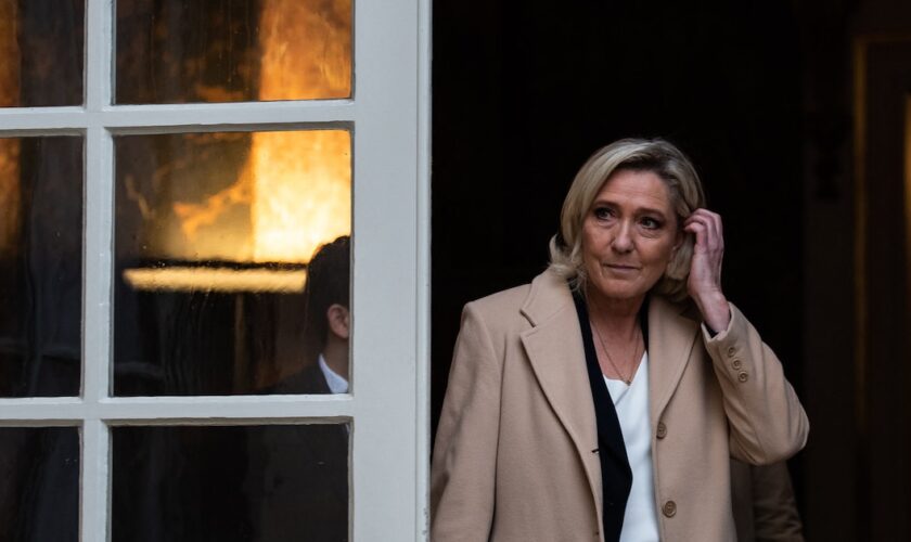 Marine Le Pen, lundi 25 novembre, à son arrivée à Matignon où elle a été reçue par le Premier ministre Michel Barnier.