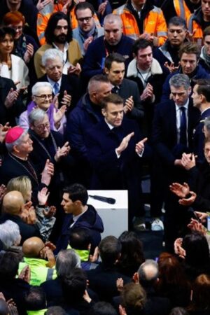 À Notre-Dame de Paris, Emmanuel Macron rend hommage à Jean-Louis Georgelin